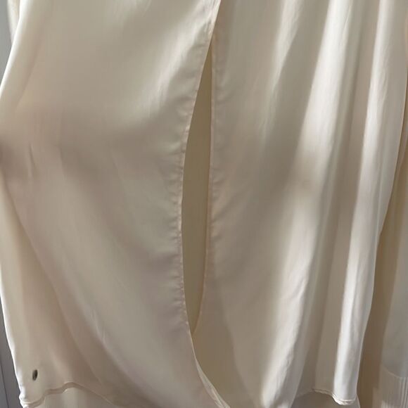 Lululemon Crew Neck Cream Sweater with Split Back - Picture 4 of 5